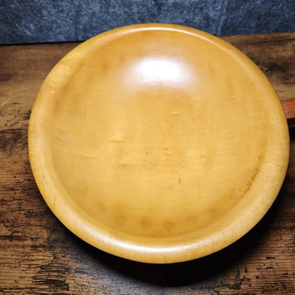 MUNSING Vintage Three-Footed Rustic Hardwood Serving Skillet (Circa 1940s) - Picture 3 of 10